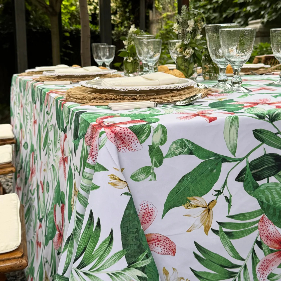 ‘Flor de Tiare’ Tablecloth